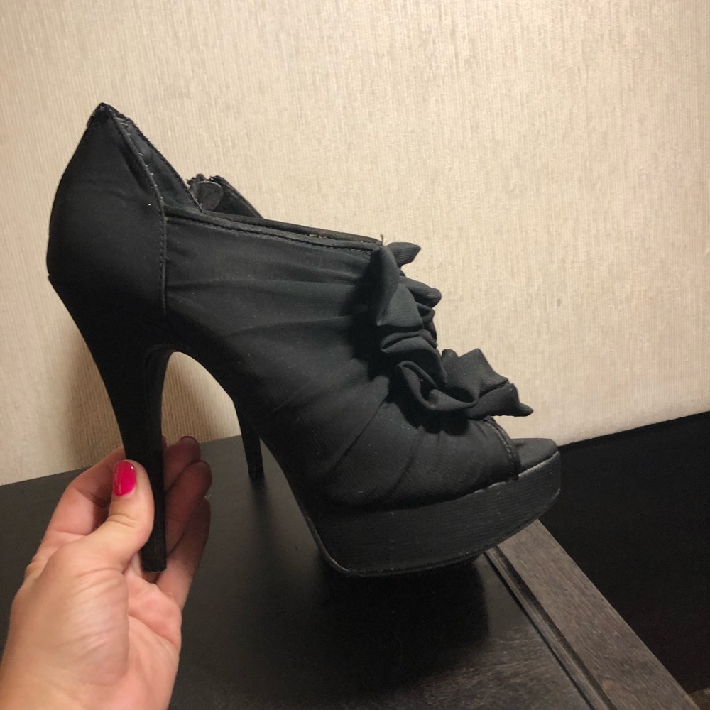 Black ruffle booties